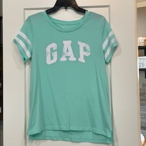 Size medium Gap tee